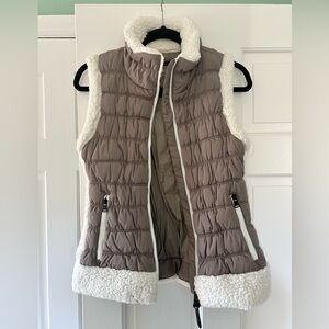 Like new! Calvin Klein performance vest. Size Medium. Tan-ish/gray color.